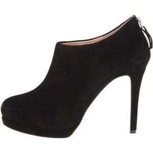 Nine West | Size 9.5 Haywire Suede Ankle Bootie with Back Zipper